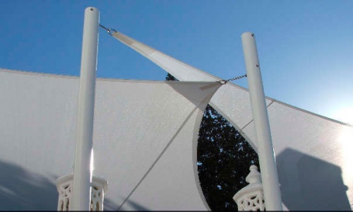 Confección artesanal de velas solares. Cada vela es única.